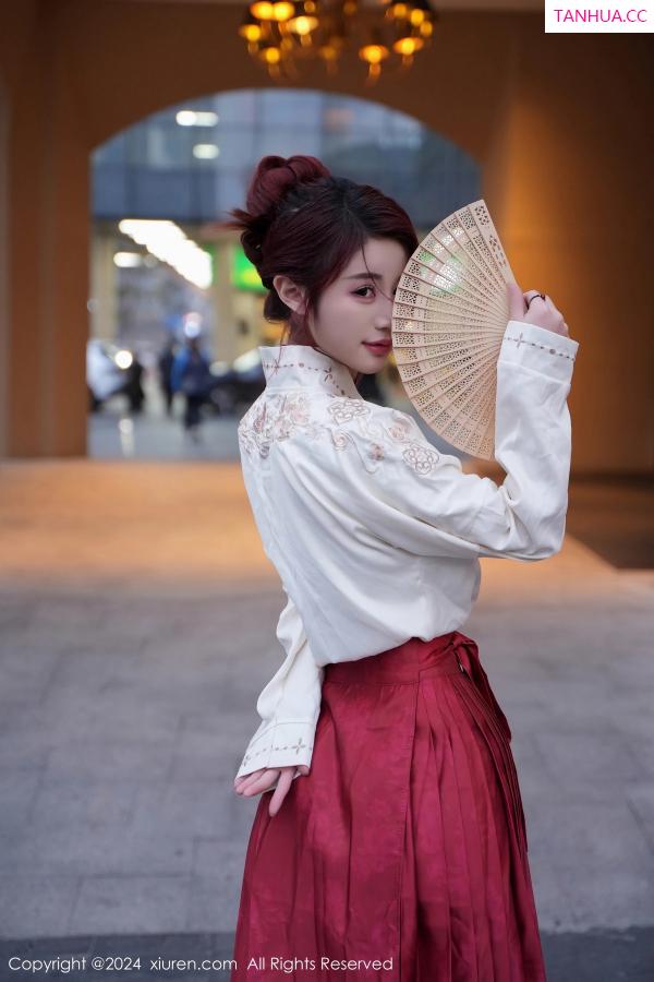 美七Mia  [XiuRen]高清写真图 2024.01.19 No.7985 美七Mia 古装美腿第16张图片